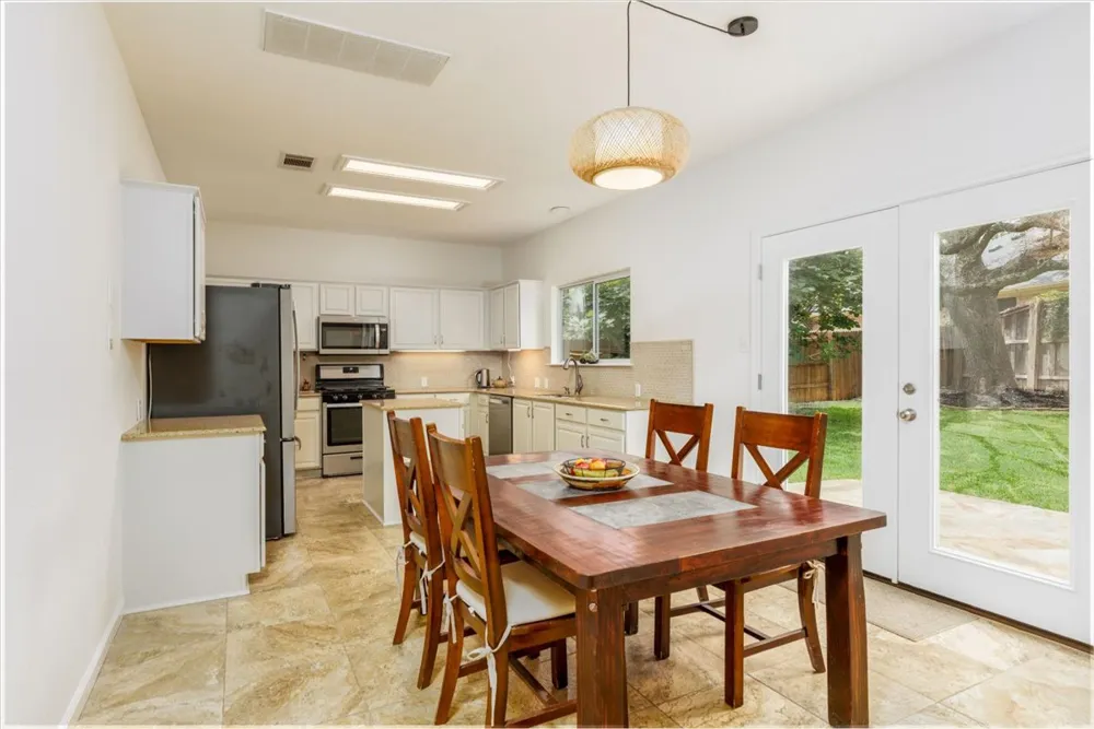 7136 Ridge Oak Road Austin, TX 78749