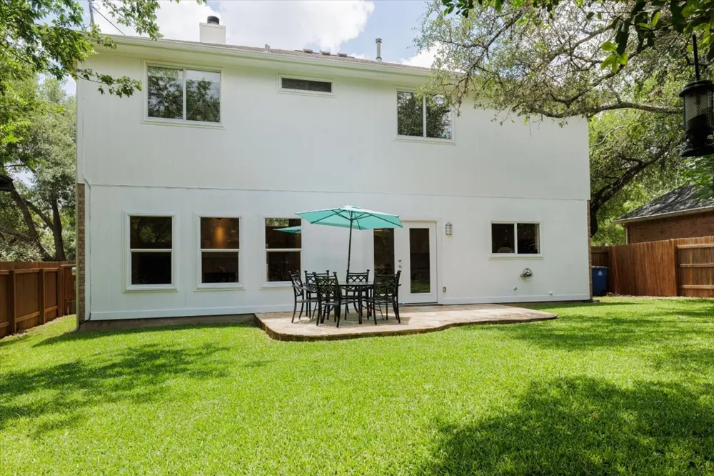 7136 Ridge Oak Road Austin, TX 78749