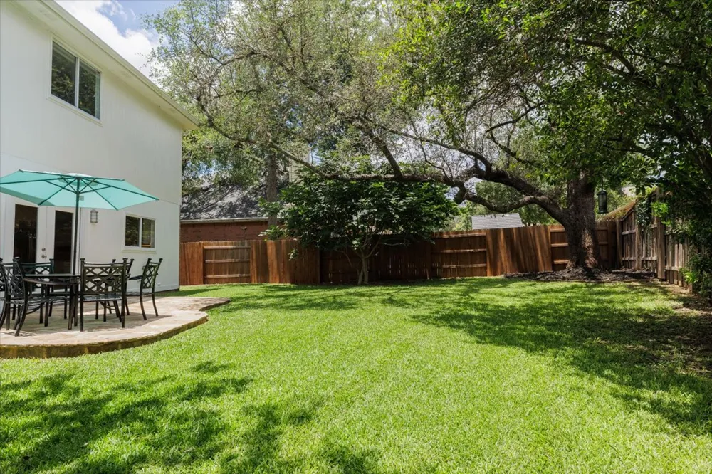 7136 Ridge Oak Road Austin, TX 78749