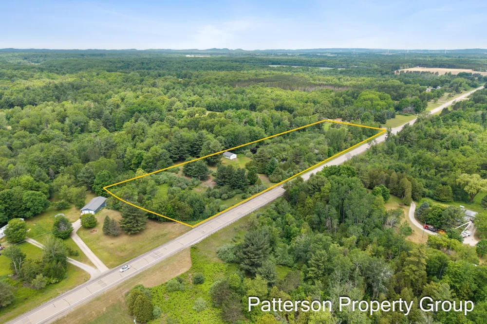 7093 Oceana Drive Hart, MI 49420