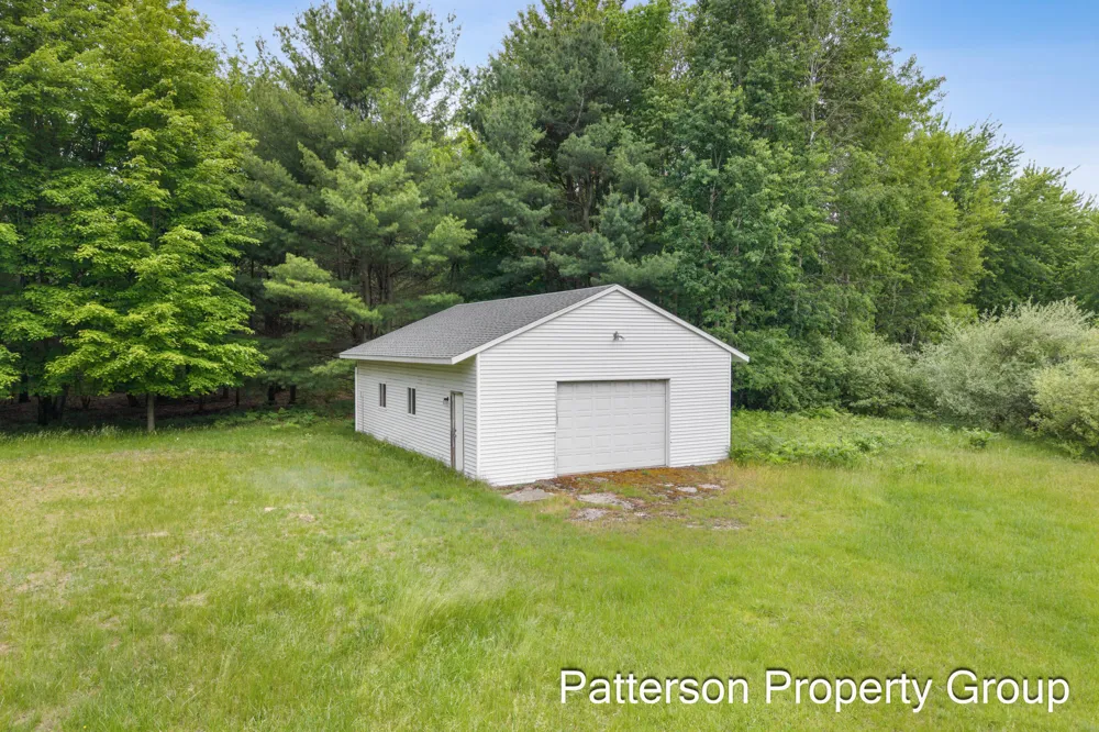 7093 Oceana Drive Hart, MI 49420