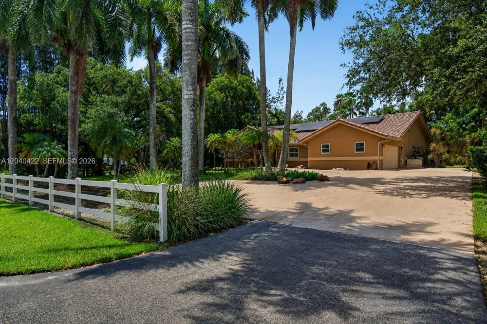 15720 SW 56th St Southwest Ranches, FL 33331