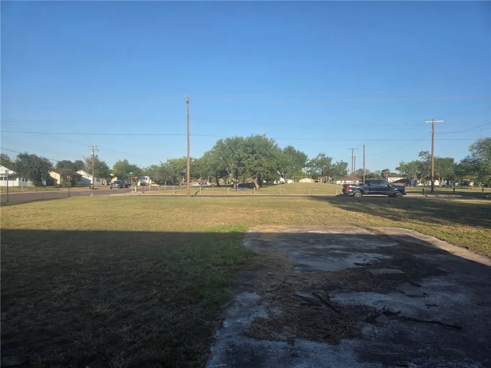600 W Corral Avenue Kingsville, TX 78363