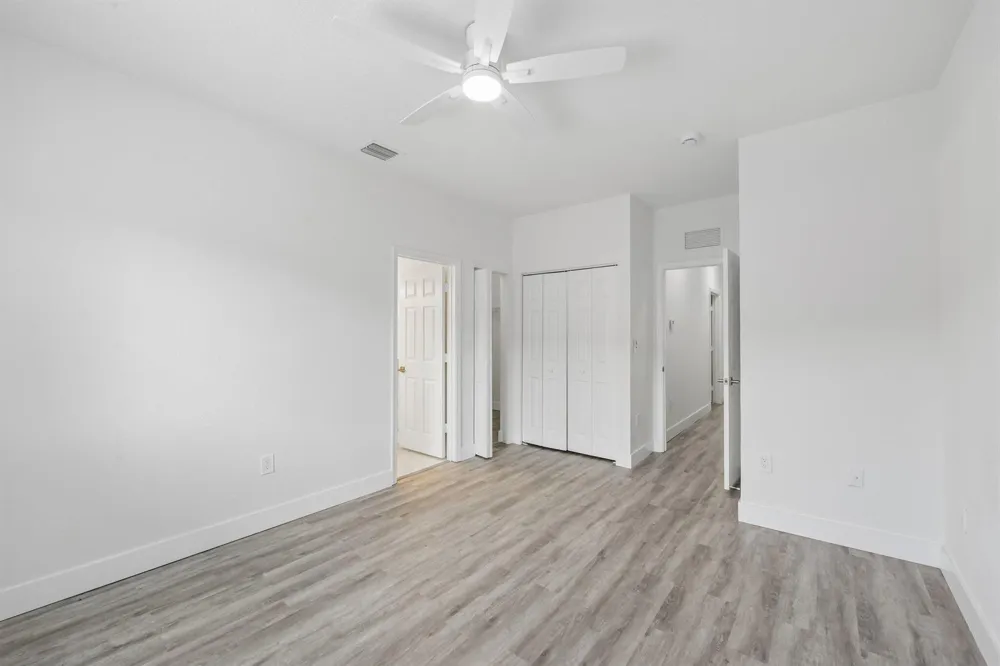 560 St Tropez Lane Margate, FL 33068