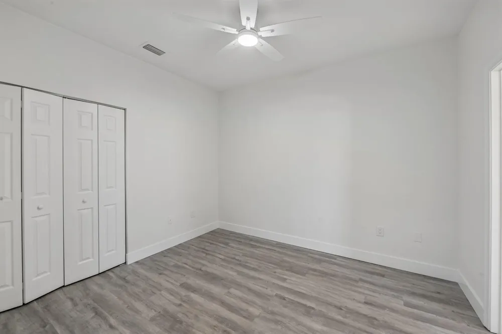 560 St Tropez Lane Margate, FL 33068