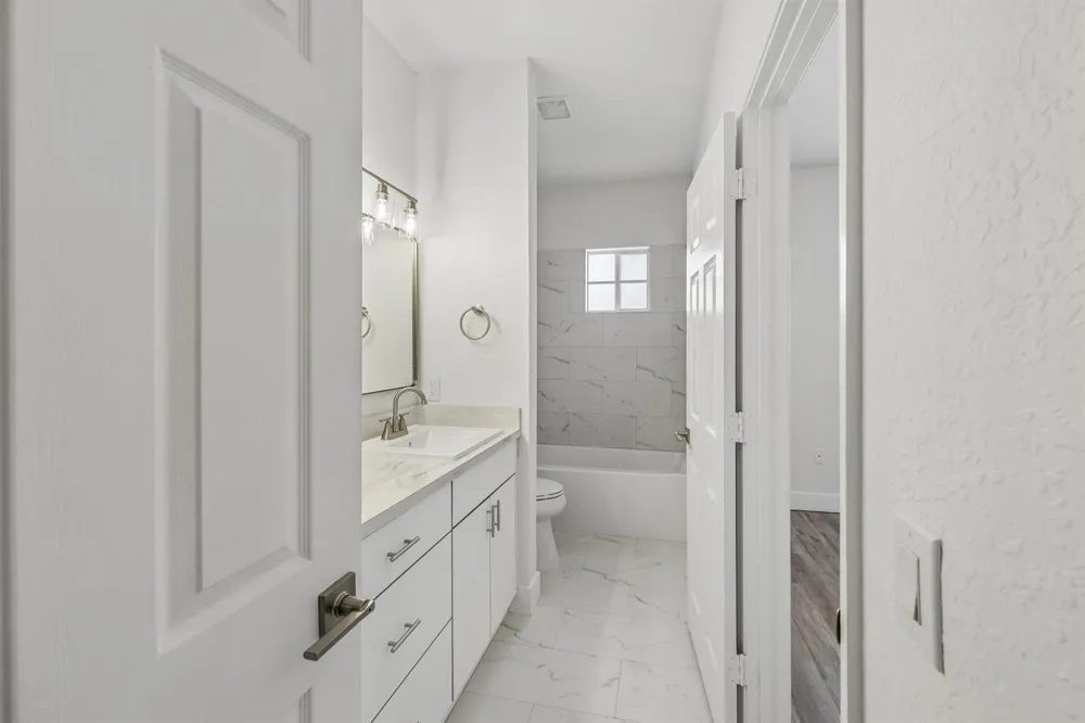 560 St Tropez Lane Margate, FL 33068