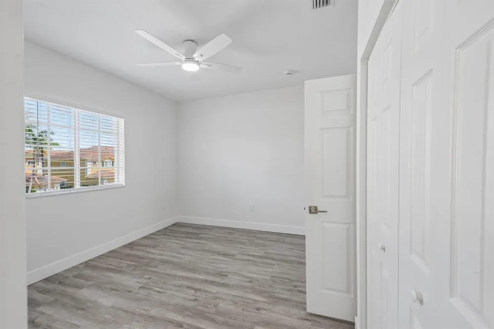 560 St Tropez Lane Margate, FL 33068