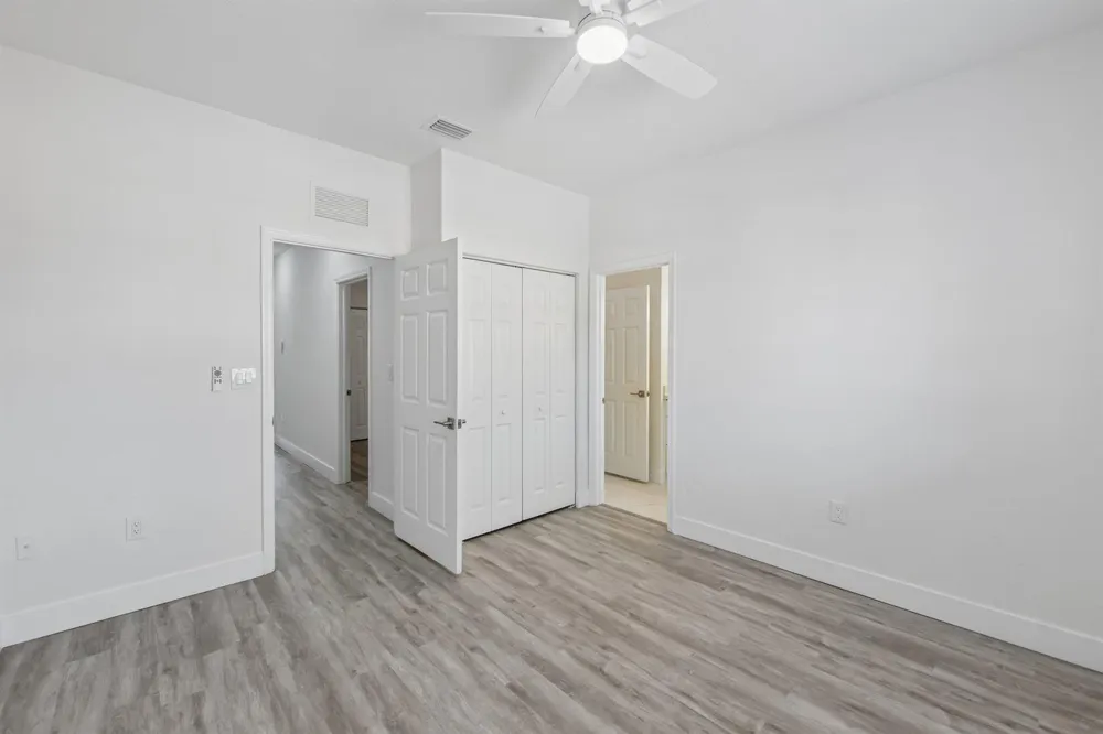 560 St Tropez Lane Margate, FL 33068