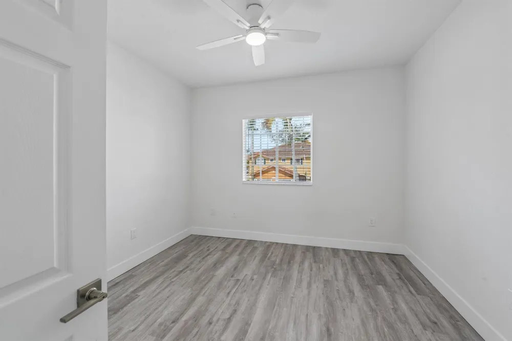 560 St Tropez Lane Margate, FL 33068
