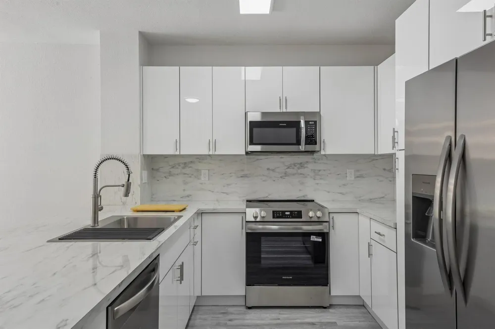 560 St Tropez Lane Margate, FL 33068