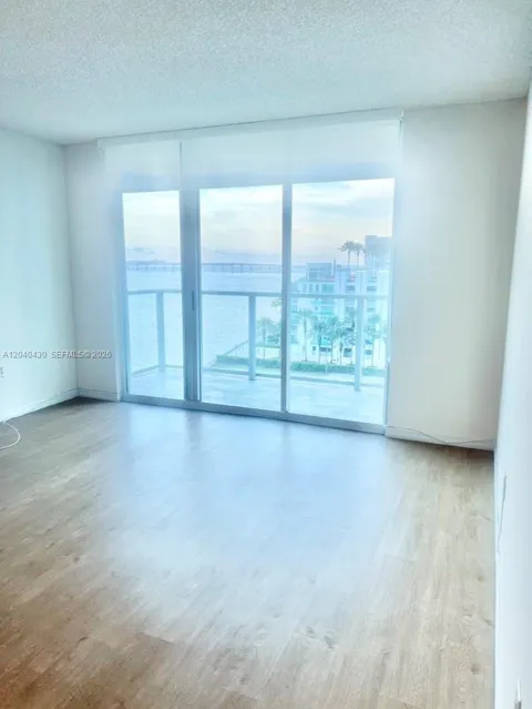 1155 BRICKELL BAY DR #807