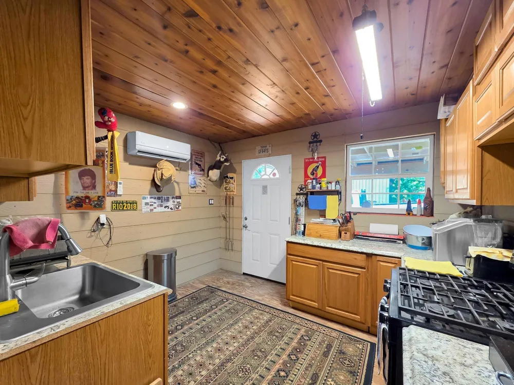 8323 County Road 292 Buffalo, TX 75831