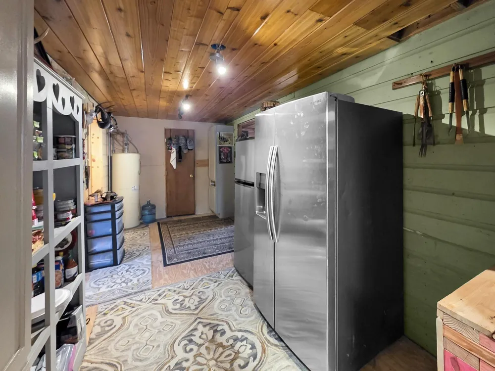 8323 County Road 292 Buffalo, TX 75831