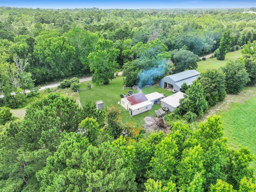 8323 County Road 292 Buffalo, TX 75831
