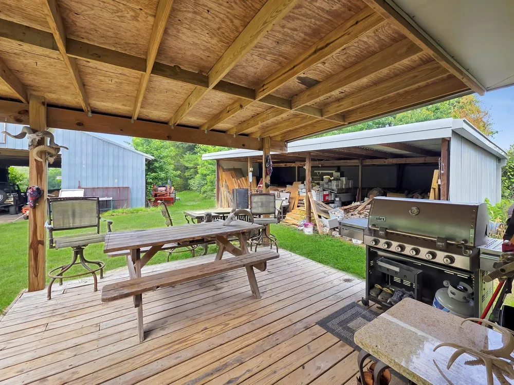 8323 County Road 292 Buffalo, TX 75831