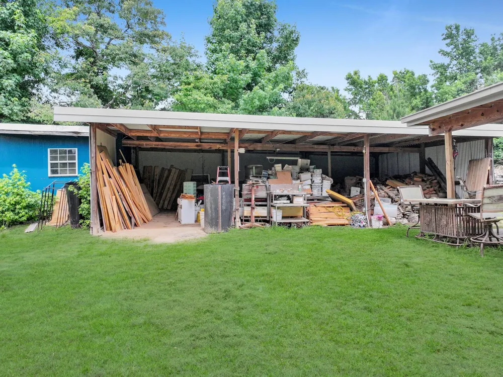 8323 County Road 292 Buffalo, TX 75831