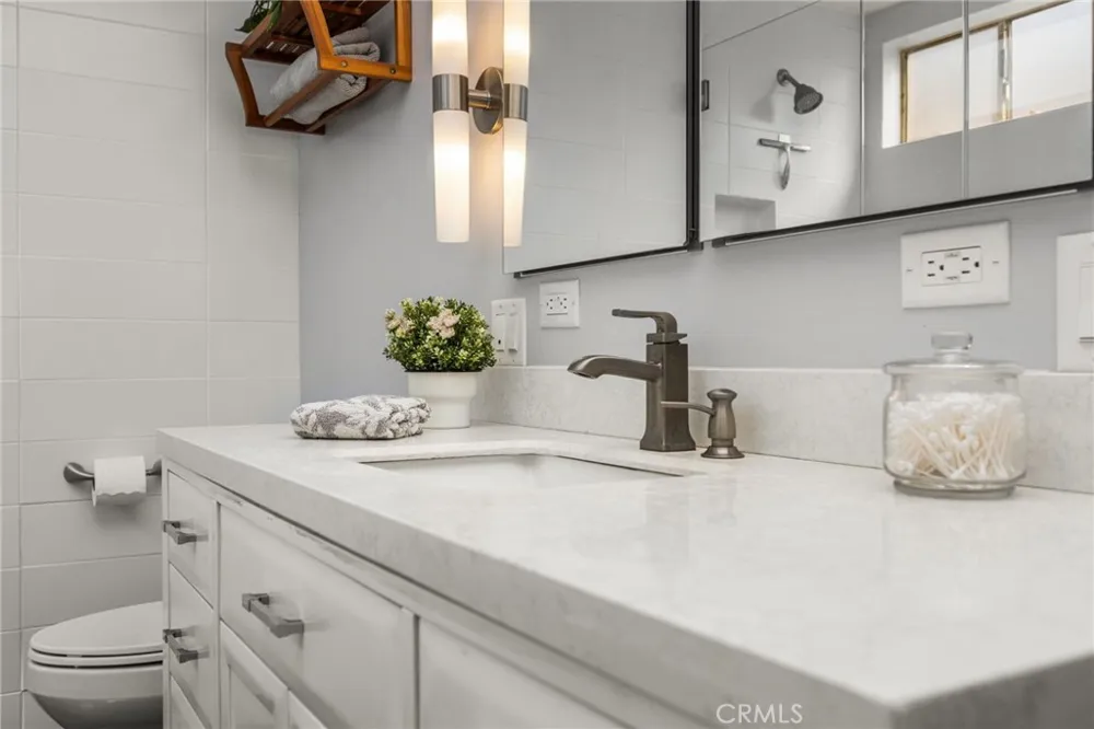 1231 Dolores Anaheim, CA 92807