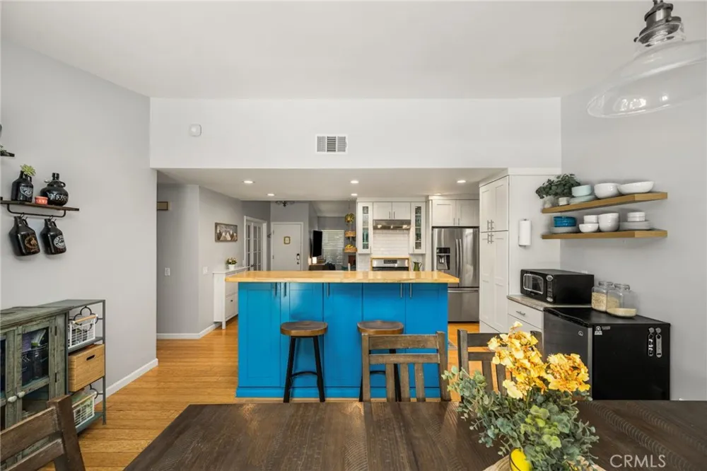 1231 Dolores Anaheim, CA 92807