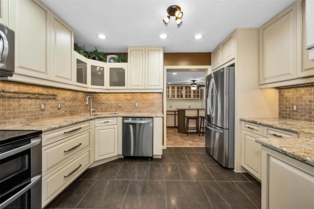 6701 ORCHARD DRIVE St Petersburg, FL 33702