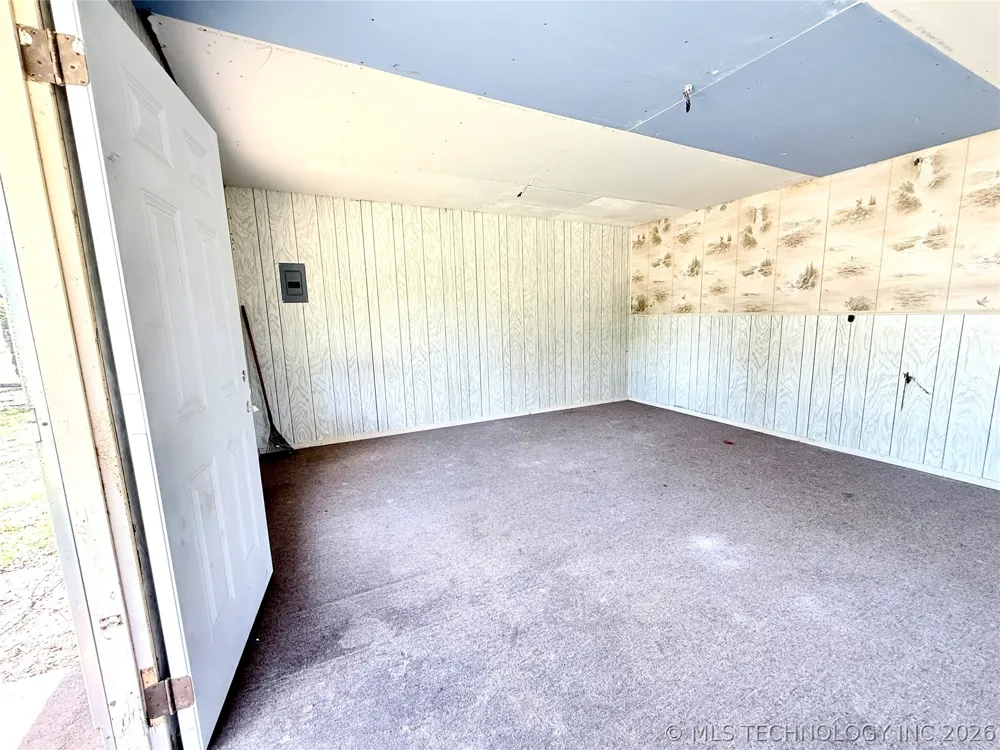 2835 Roy Roberts Road Valliant, OK 74764