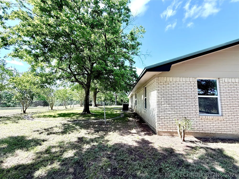 2835 Roy Roberts Road Valliant, OK 74764