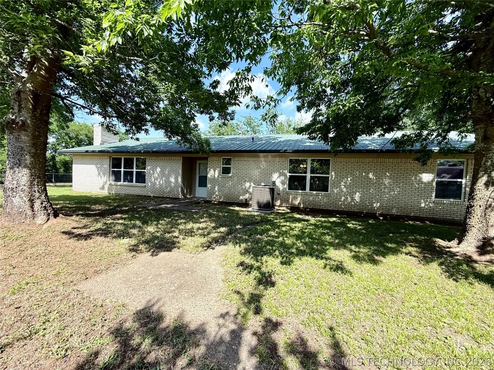 2835 Roy Roberts Road Valliant, OK 74764