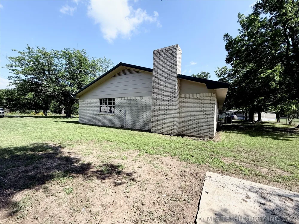 2835 Roy Roberts Road Valliant, OK 74764