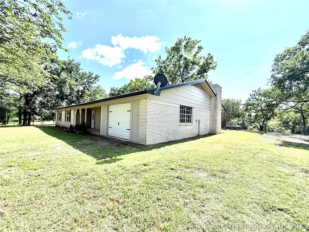 2835 Roy Roberts Road Valliant, OK 74764