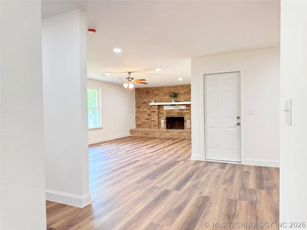 2835 Roy Roberts Road Valliant, OK 74764