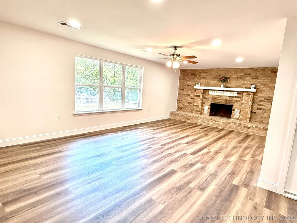 2835 Roy Roberts Road Valliant, OK 74764