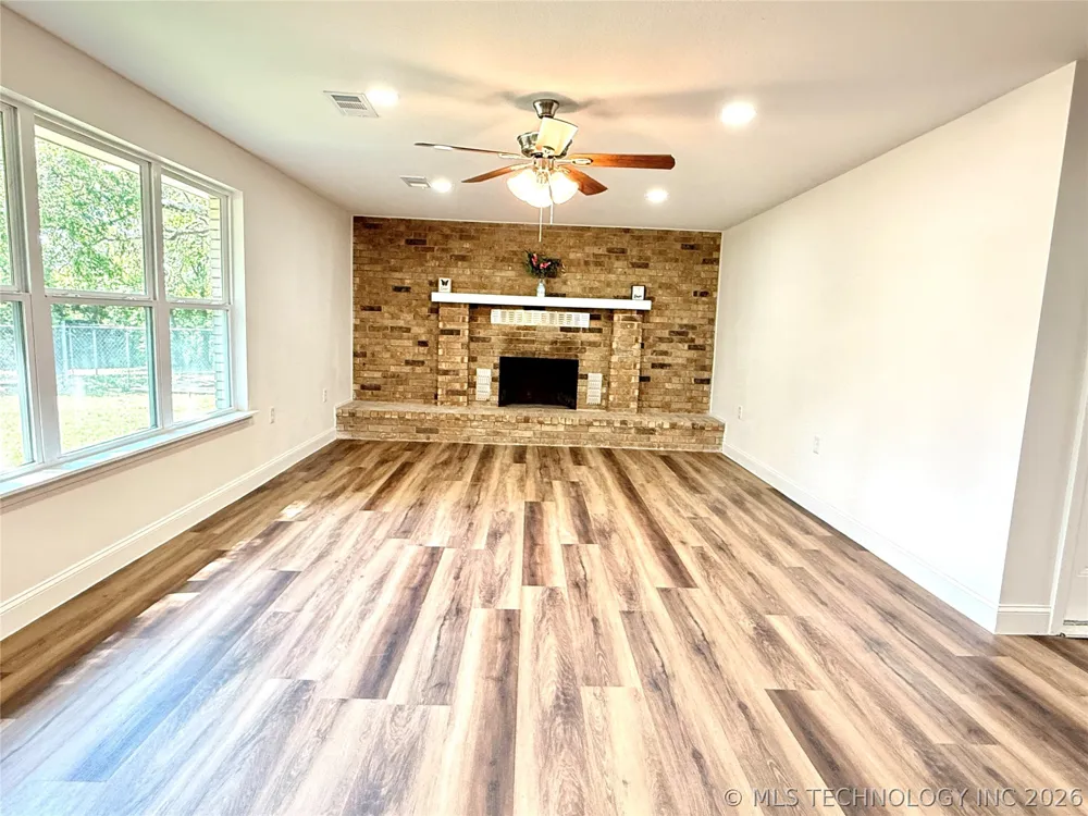 2835 Roy Roberts Road Valliant, OK 74764