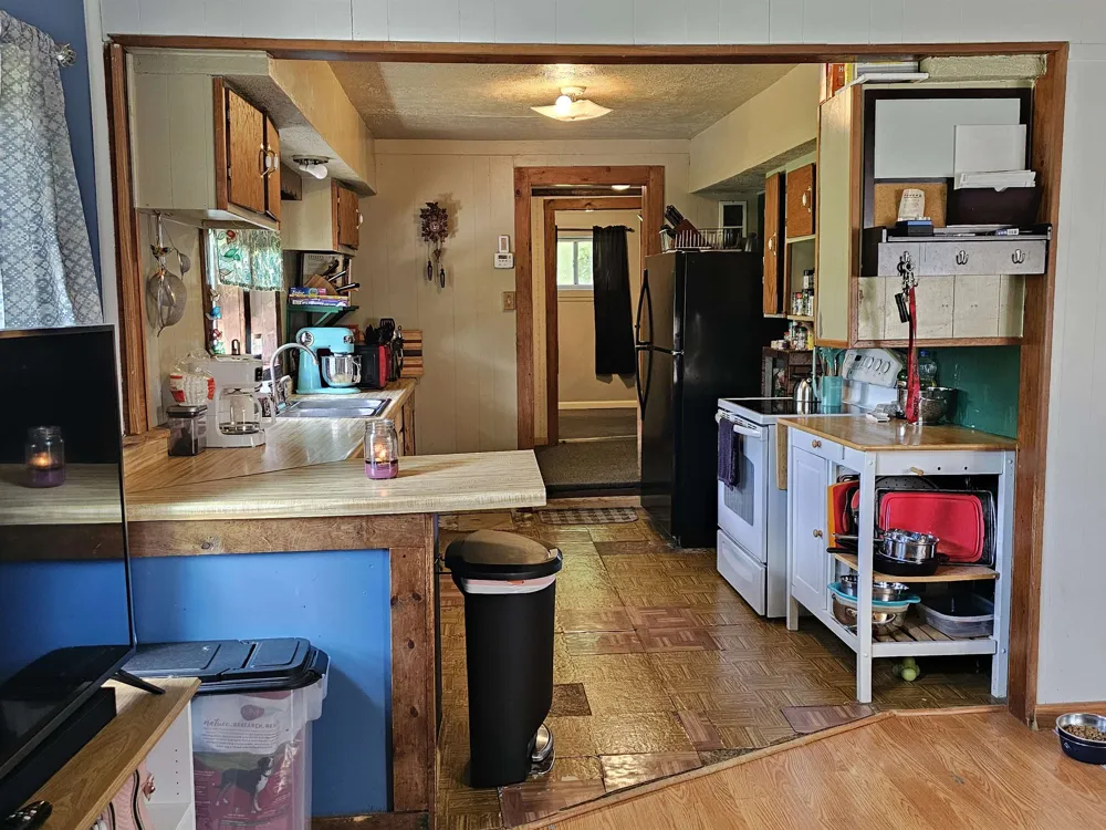 3208 W Bath Road Perry City, MI 48872
