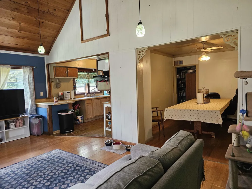 3208 W Bath Road Perry City, MI 48872