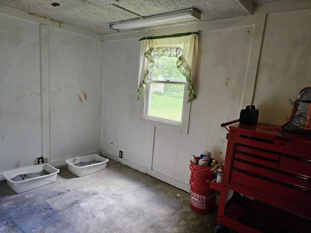 3208 W Bath Road Perry City, MI 48872