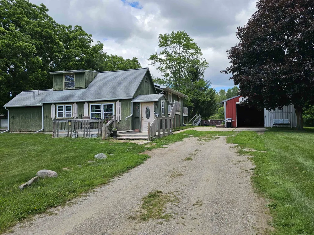 3208 W Bath Road Perry City, MI 48872