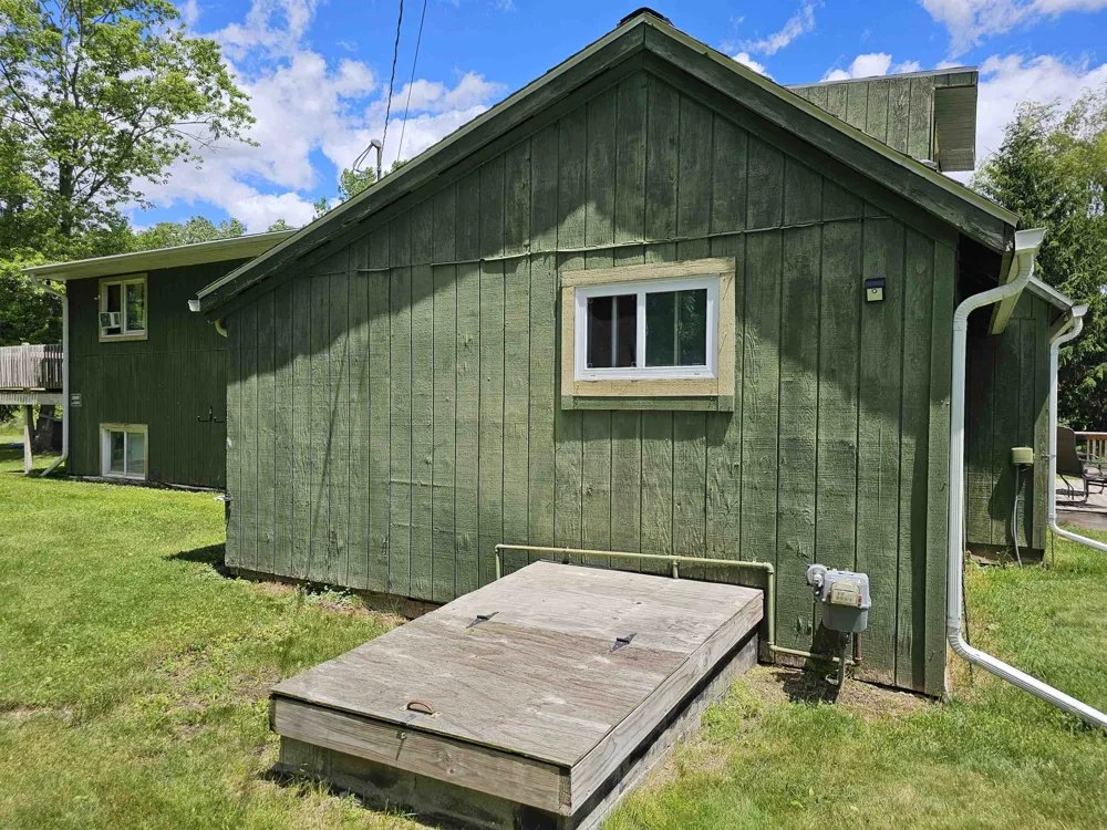 3208 W Bath Road Perry City, MI 48872