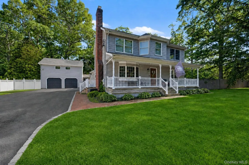 20 Richmond Boulevard Lake Grove, NY 11755