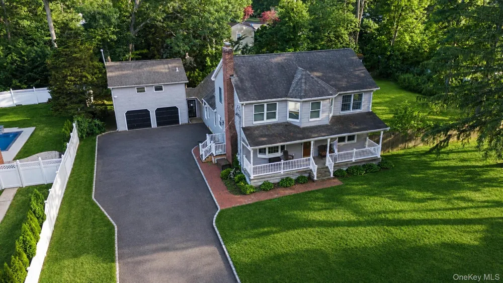 20 Richmond Boulevard Lake Grove, NY 11755