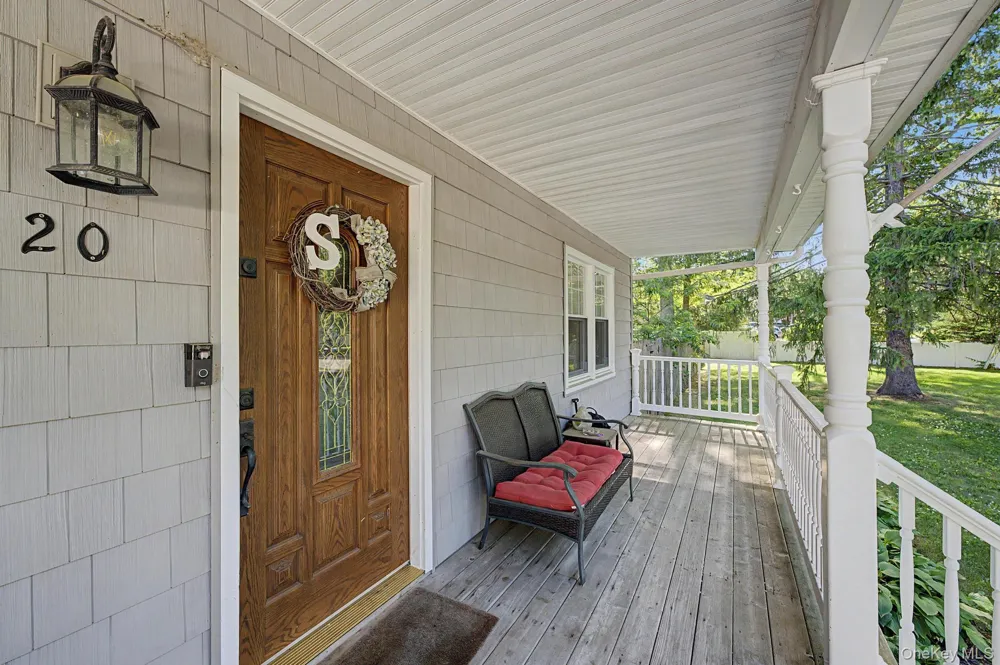 20 Richmond Boulevard Lake Grove, NY 11755