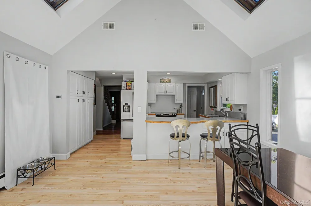 20 Richmond Boulevard Lake Grove, NY 11755