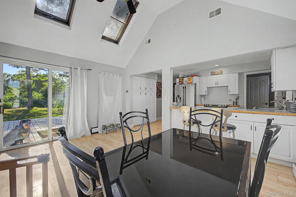 20 Richmond Boulevard Lake Grove, NY 11755