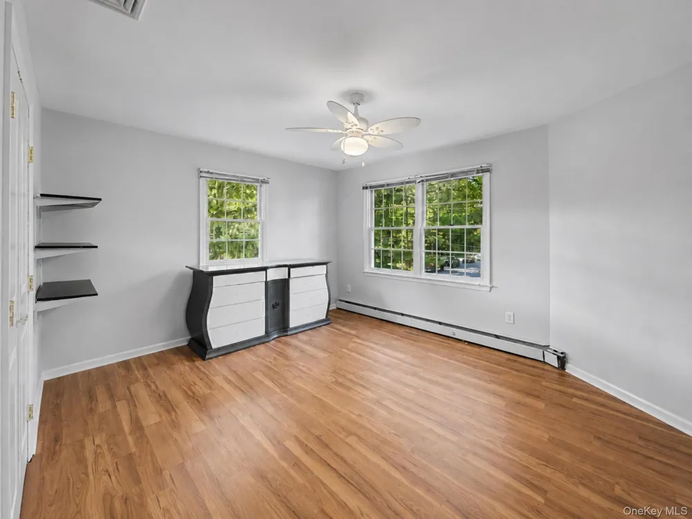 20 Richmond Boulevard Lake Grove, NY 11755