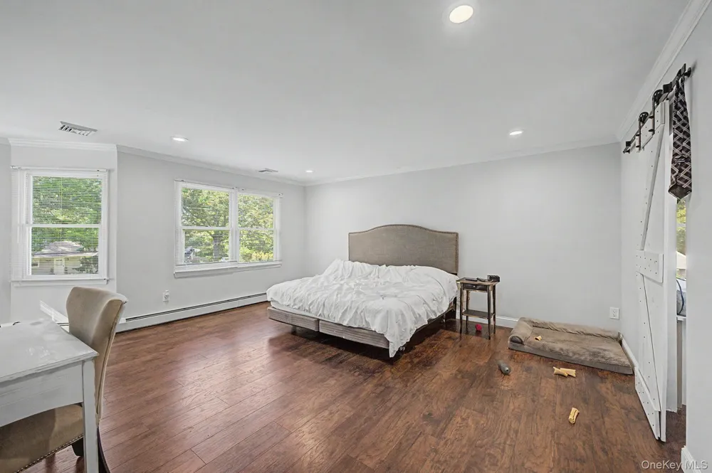 20 Richmond Boulevard Lake Grove, NY 11755