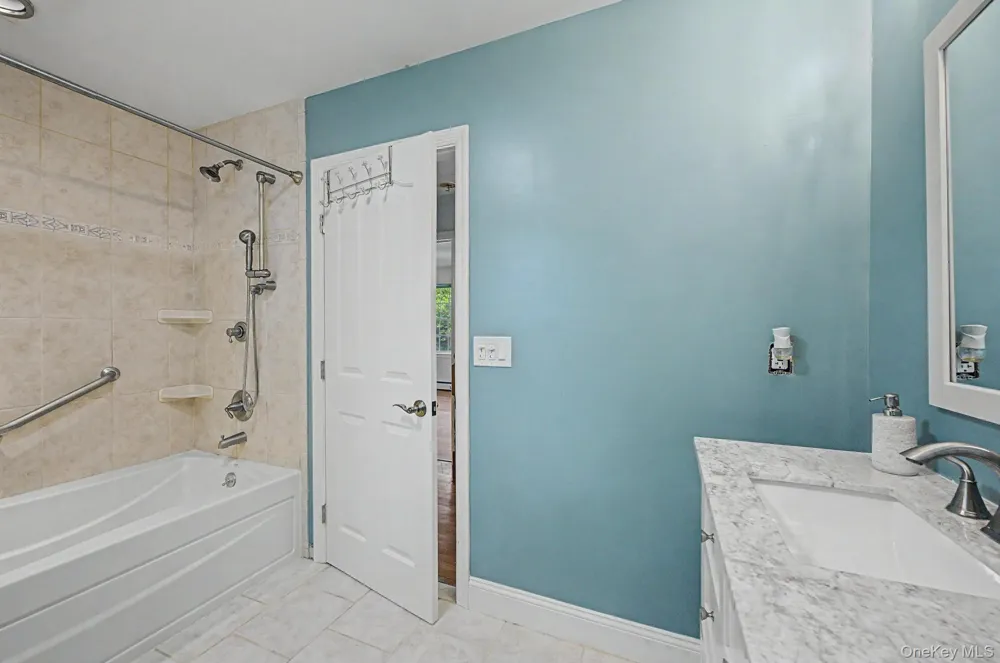 20 Richmond Boulevard Lake Grove, NY 11755