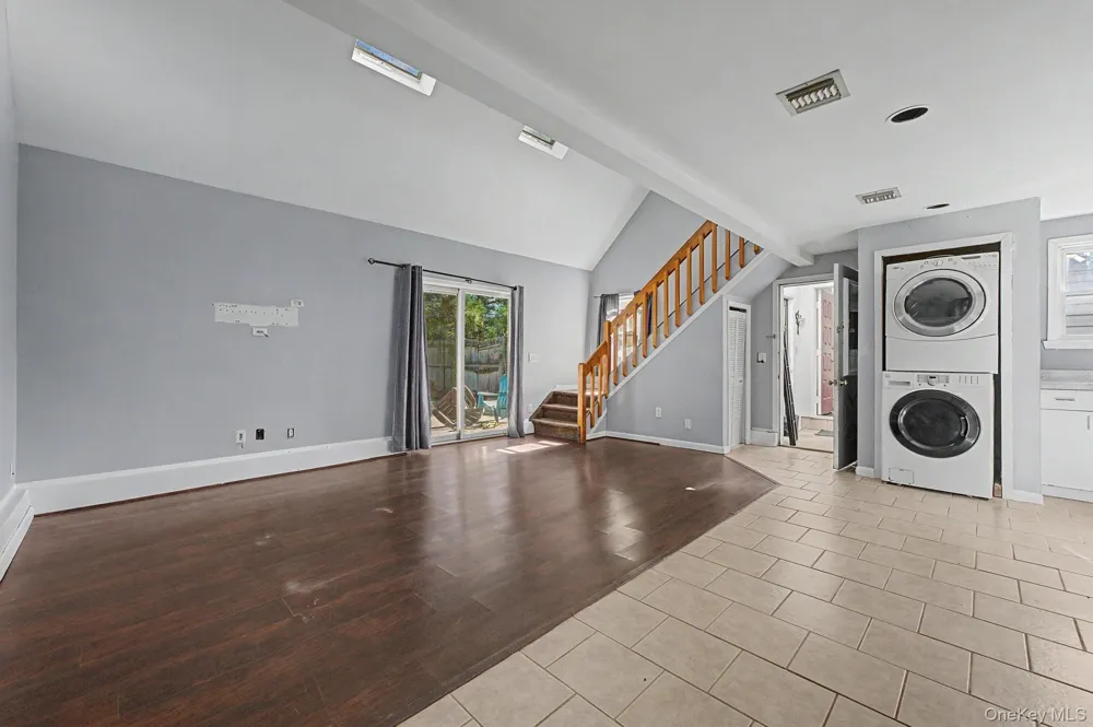 20 Richmond Boulevard Lake Grove, NY 11755