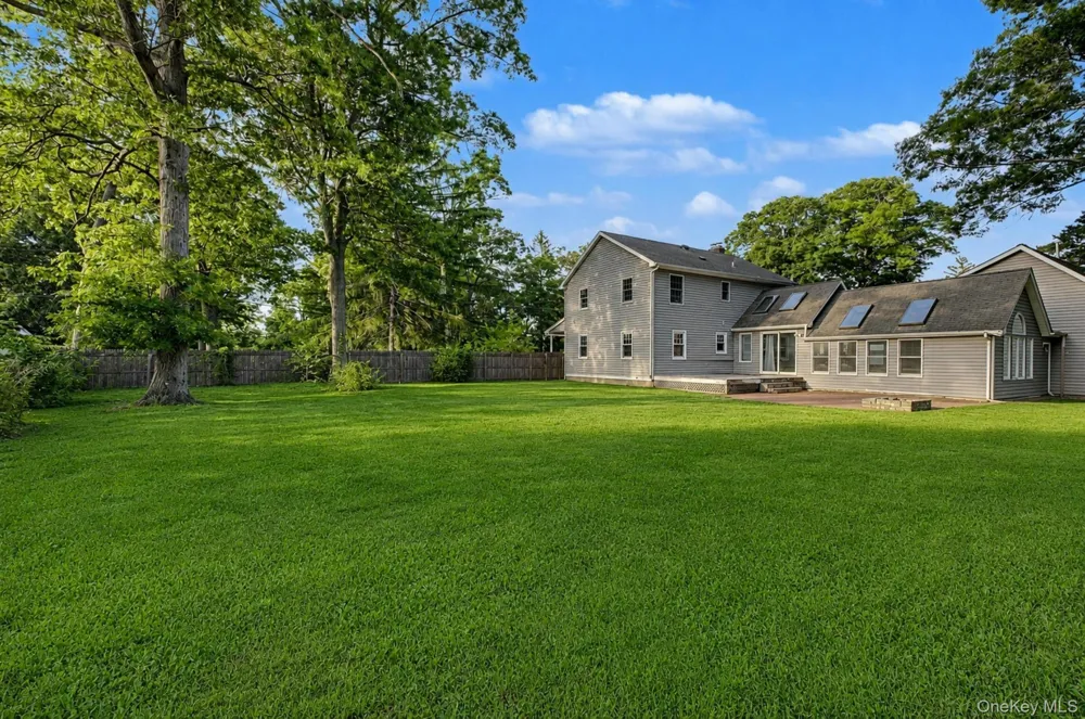 20 Richmond Boulevard Lake Grove, NY 11755