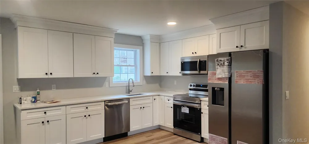 15 Robinson Drive Shirley, NY 11967