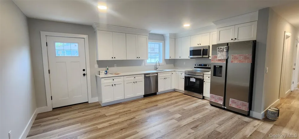 15 Robinson Drive Shirley, NY 11967