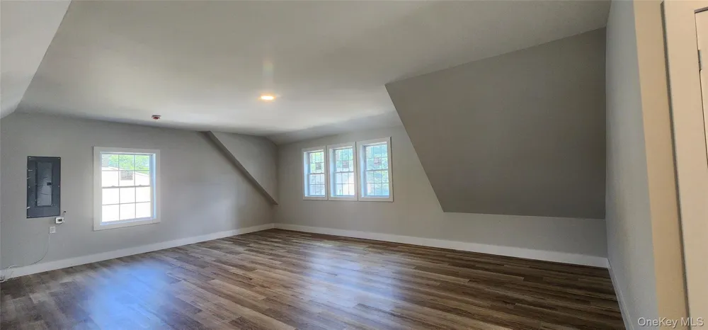 15 Robinson Drive Shirley, NY 11967