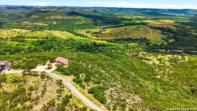 411 S RIDGE DR Concan, TX 78838